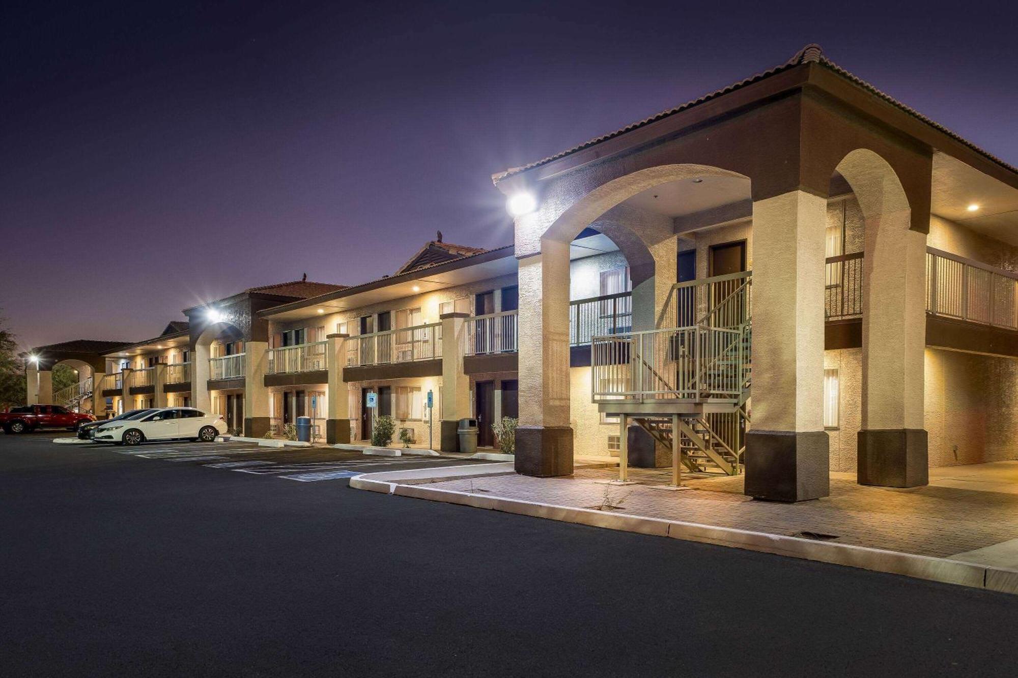 Days Inn By Wyndham Buckeye Buitenkant foto