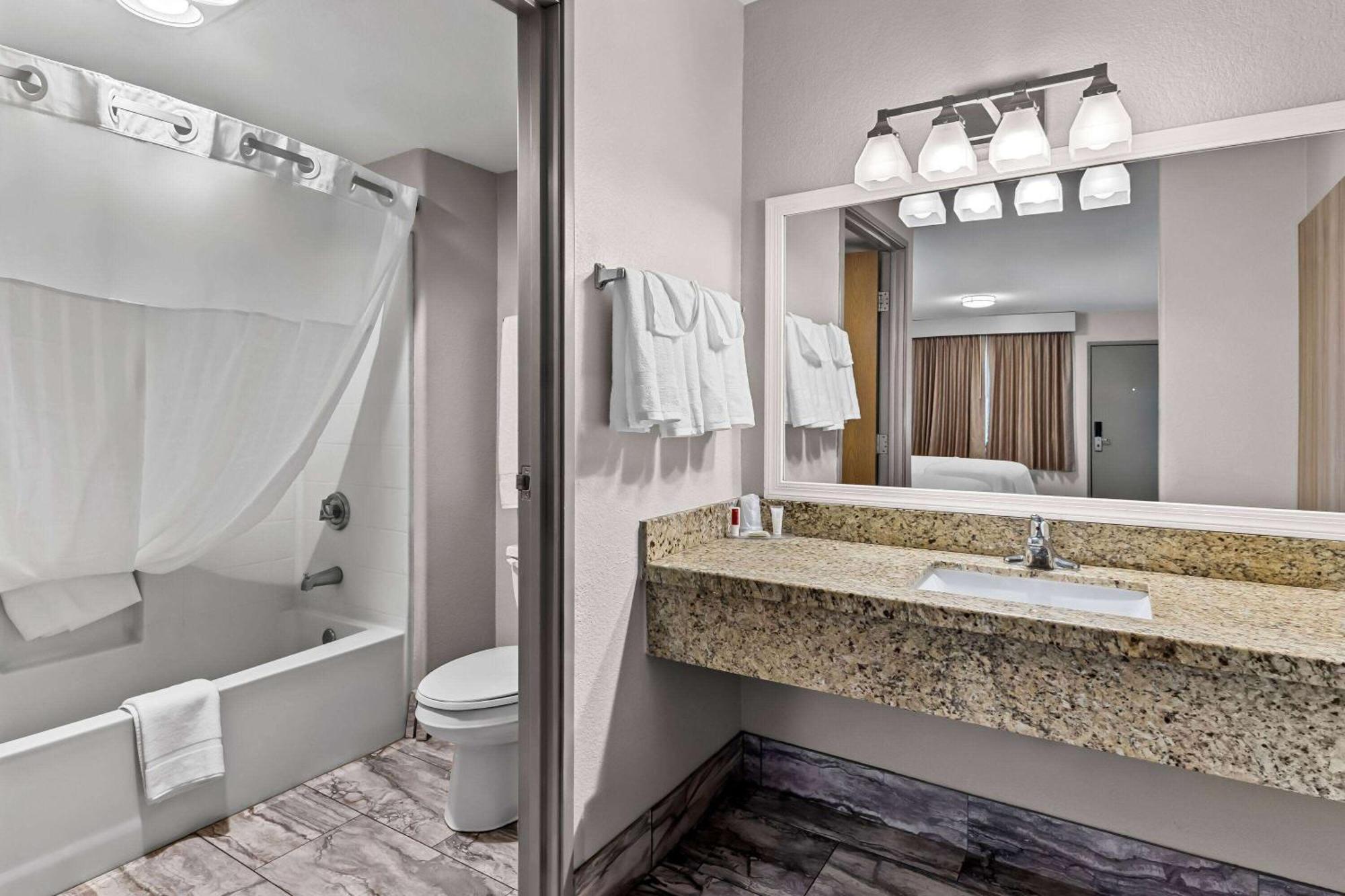 Days Inn By Wyndham Buckeye Buitenkant foto